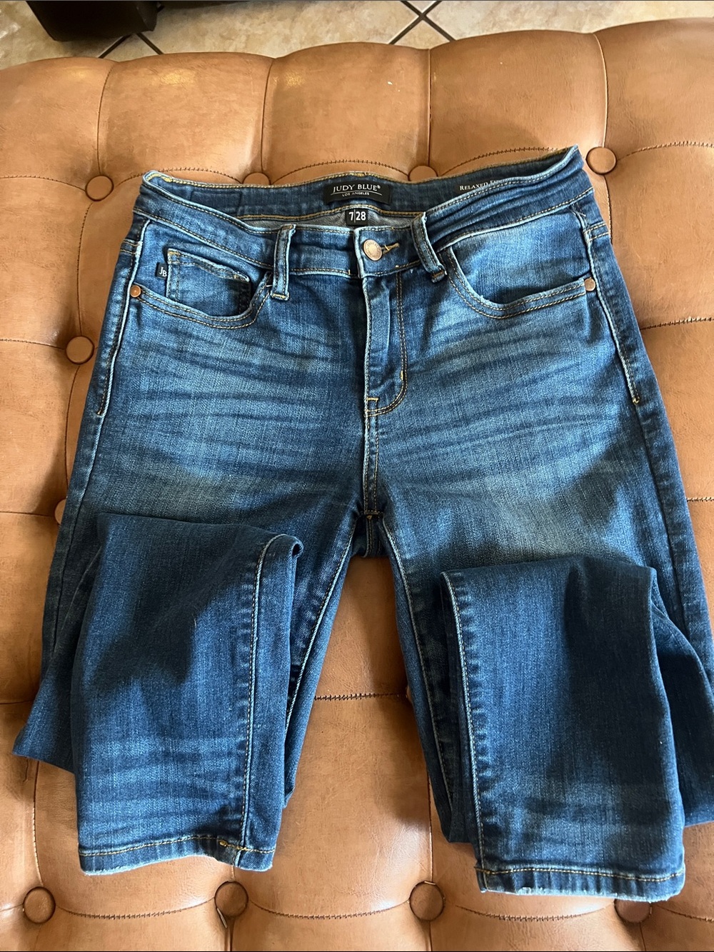 Judy Blue Mid-Rise relaxed fit Jeans in Medium Blue wash sz7/ 28 - Picture 2 of 7
